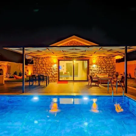 Private Pool With Jacuzzi For 4 People In Fethiye, Mugla - Awz 211 فيلة *